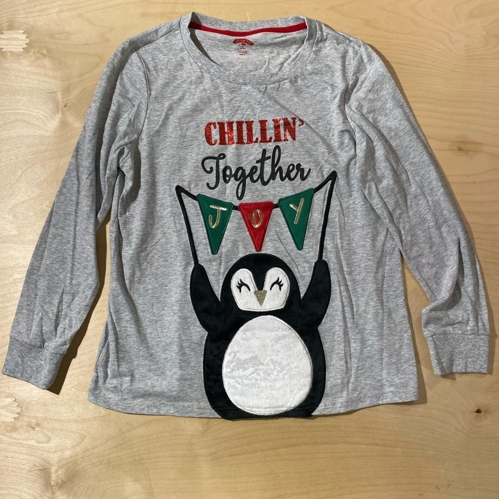 Holiday Time Gray Penguin Long Sleeve Tee Medium (8-10) (OT)